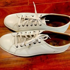 Johnston & Murphy Size 11 Men’s White Sneakers